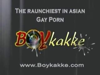 Тайська гетеросексуал школяр отримує спокушений по два sexually aroused геї